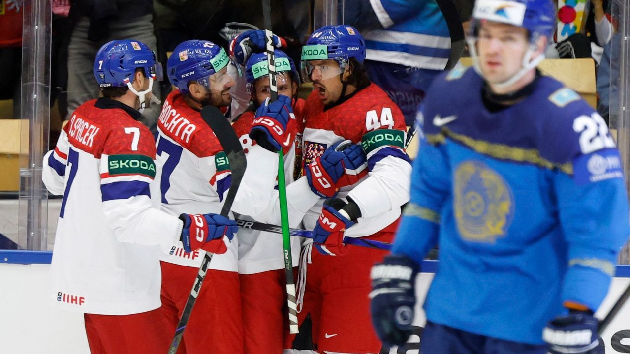 Česko - Kazachstán 4:0. Pastrňák zahodil nájezd, pak ale vyzval ke gólu Červenku