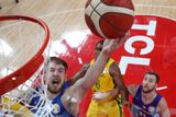 Čeští basketbalisté na mistrovství světa v Číně v úvodním utkání osmifinálové skupiny deklasovali 93:71 Brazílii a udrželi šanci na postup do čtvrtfinále.