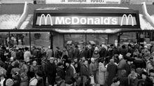 Jak malý stánek ovládl svět. Úspěch McDonald´s přišel až se synem českých emigrantů