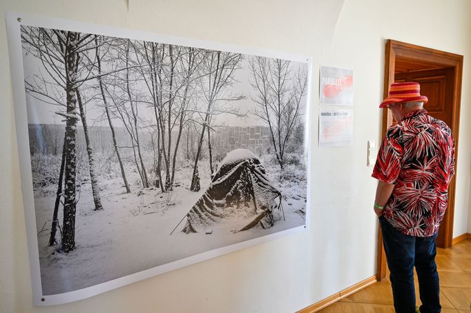 Muzeum regionu Boskovicka vystavuje fotografie pražského rodáka Kevina V. Tona pod názvem Parallel Life on the Edge.