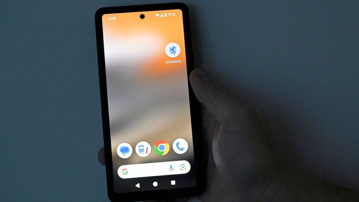 Aplikaci eDoklady si za dva dny stáhlo přes 100 tisíc lidí. Někteří ale hlásí potíže