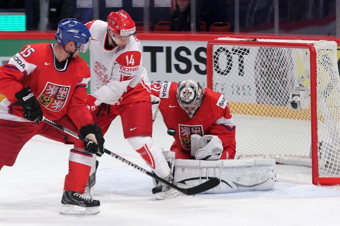 Hokej, MS 2013, Česko - Dánsko: Ondřej Pavelec a Jan Hejda - Kirill Starkov