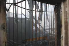 Ve shořelé stavební buňce našli hasiči mrtvého muže