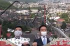 Zákaz křiku na horské dráze. Japonci bojují proti koronaviru tvrdou disciplínou