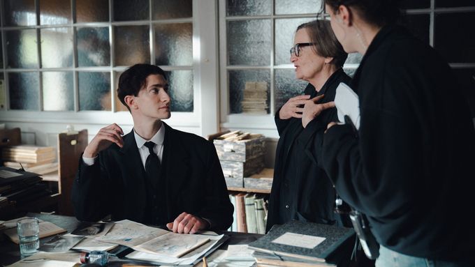 Herec Idan Weiss a režisérka Agnieszka Hollandová při natáčení filmu Franz.