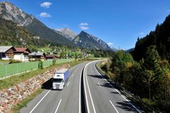 Po dálnici do Rakouska pojedeme nejdříve za deset let, na druhé straně to stihnou mnohem dřív