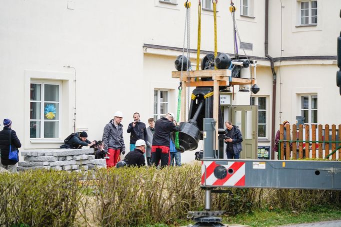 Demontování největšího dalekohledu Štefánikovy hvězdárny. Praha, 6. 4. 2022