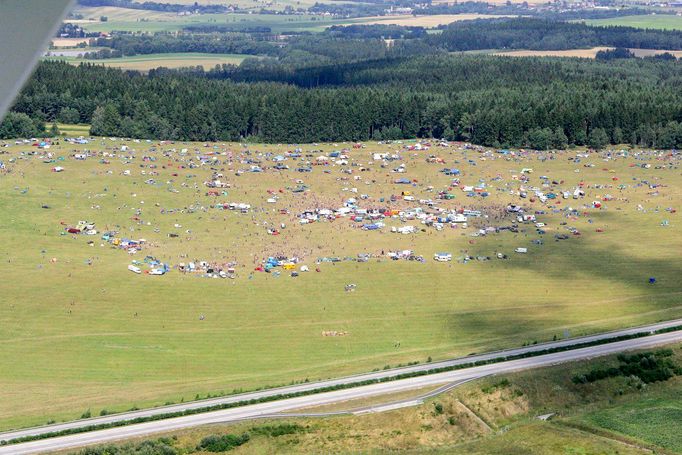 CzechTek 2005 byla legendární technoparty u Mlýnce, kterou ukončil kontroverzní policejní zásah. Ten vyvolal širokou veřejnou a politickou reakci.