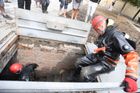 Praha ze stok odstraňuje kešky, které lákají do podzemí příznivce geocachingu