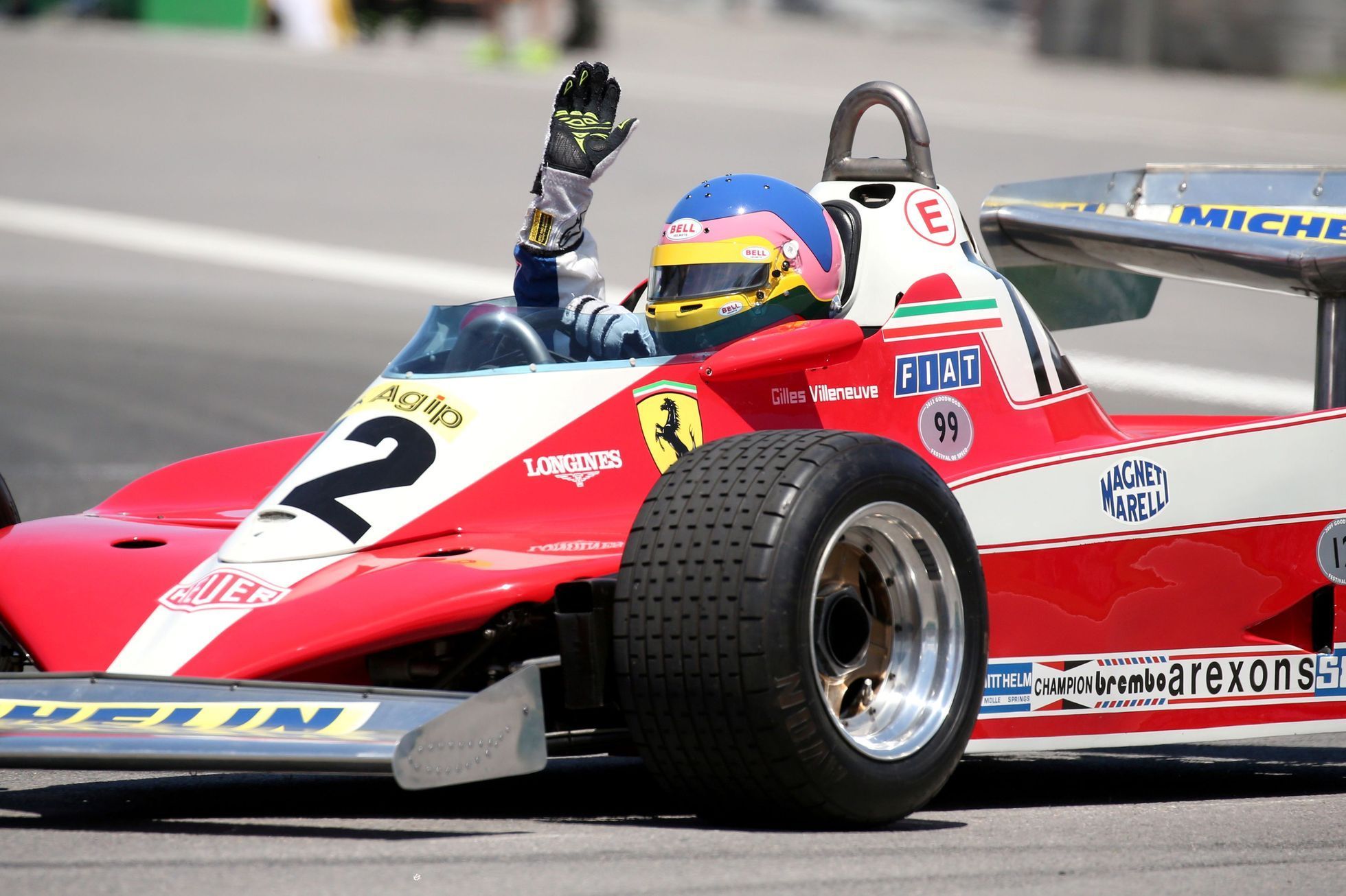 Jacques Villeneuve řídí Ferrari 312 T3 svého otce Gillese