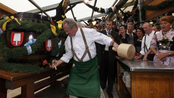 V Mnichově začal tradiční Oktoberfest, poprvé bez kuřáků