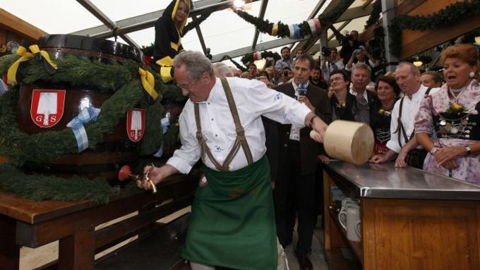 V Mnichově začal tradiční Oktoberfest, poprvé bez kuřáků