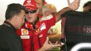 Počínání stáje Ferrari sledoval z boxů tradičně i Michael Schumacher