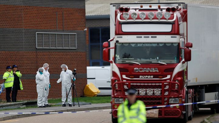 V Itálii zatkli Rumuna, který poskytl kamion, v němž zemřelo 39 uprchlíků; Zdroj foto: Reuters
