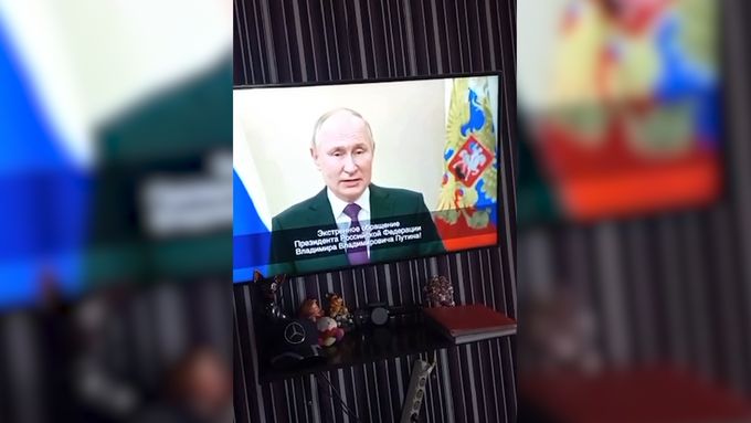 V ruské televizi a rádiích se objevil falešný projev Vladimira Putina.
