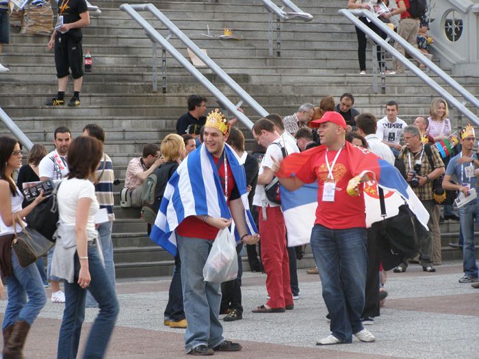 Fanoušci před Bělehradskou arénou