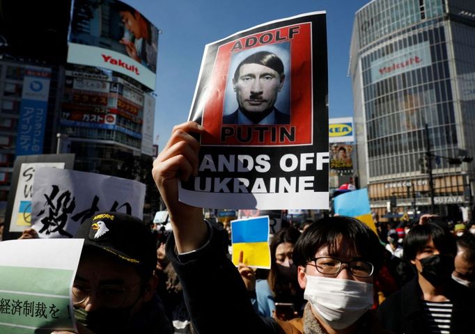 Demonstrace proti ruské invazi na Ukrajinu v japonské metropoli Tokiu, 26. února 2022.