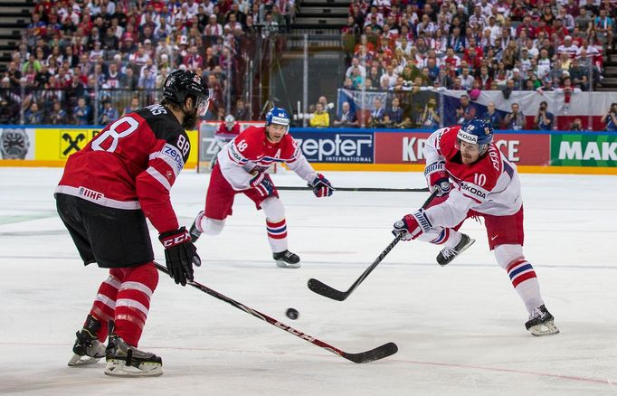 MS 2015, SF Česko-Kanada:  Jaromír Jágr, Roman Červenka - Brent Burns