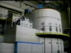 Jaderný reaktor v severokorejském Jongbjonu.