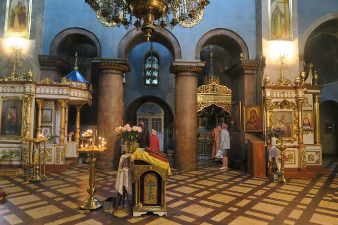 Bohoslužba pravoslavné církve moskevského patriarchátu v Chrámu Proměnění Páně v Černihivu.