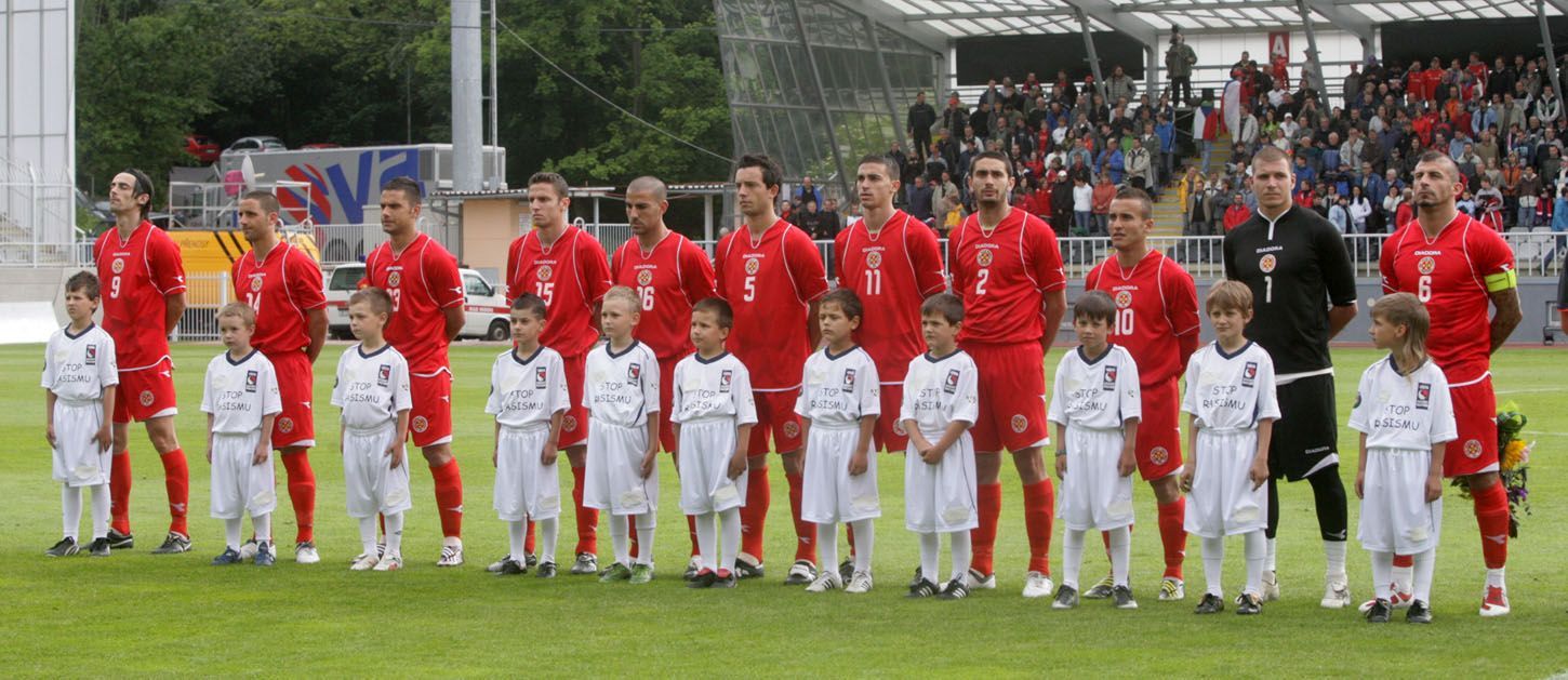 Maltští fotbalisté v přátelském utkání s Českou republikou v roce 2009.