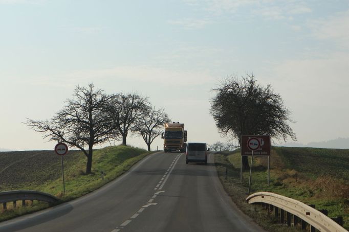 Na podobných úsecích se často předjíždí ve velice vysoké rychlosti.