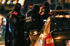 Záhada osmého teroristy z Paříže, který stále uniká. Couvl Salah Abdeslam v poslední chvíli?