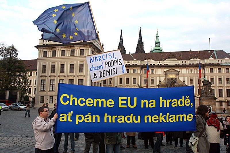 Demonstrace pro i proti Lisabonské smlouvě
