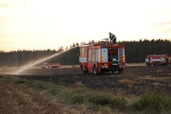 Požár na Jindřichohradecku zasáhl 22 hektarů pole s ječmenem. Způsobil škodu 600 tisíc korun