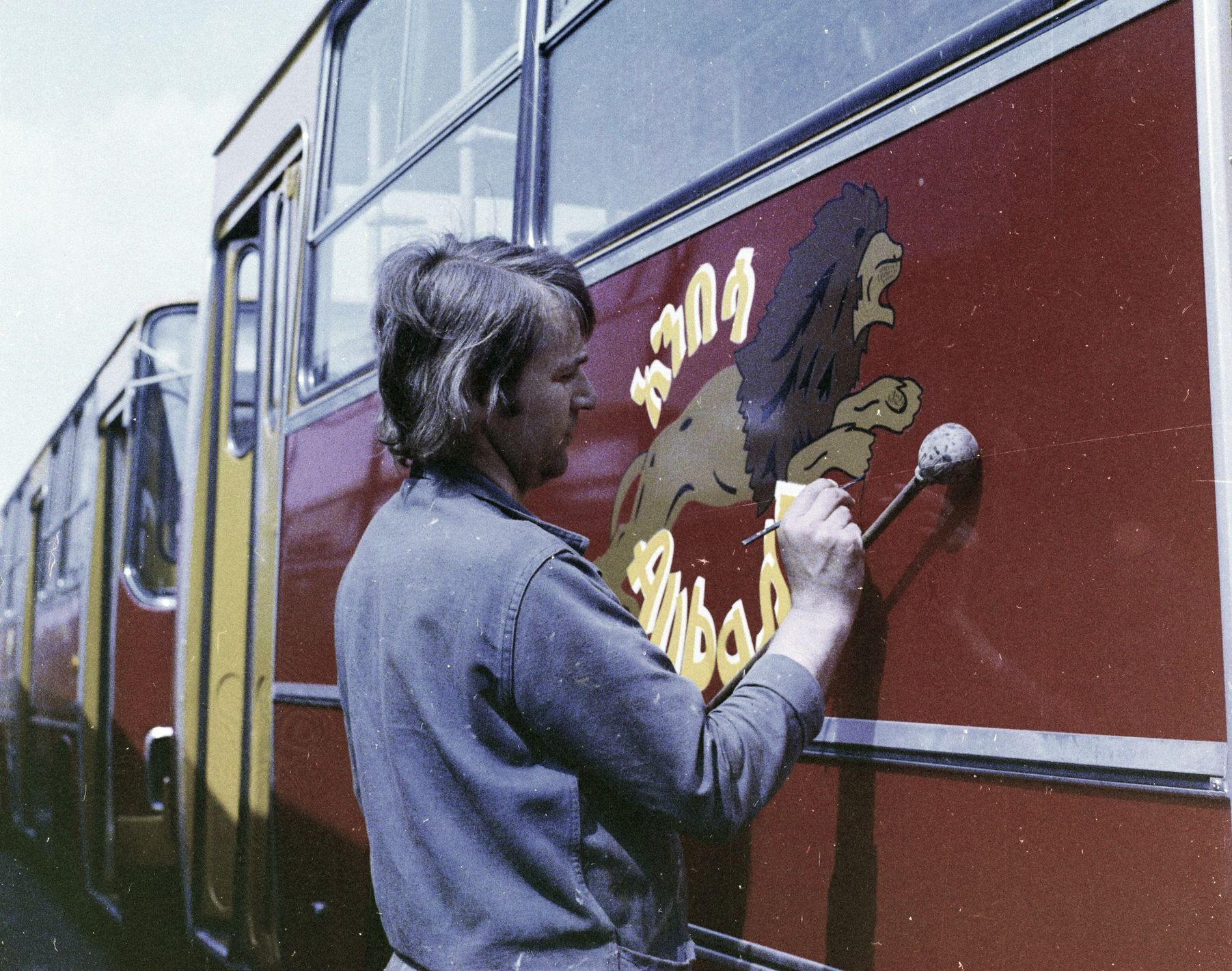 lakování autobusů Ikarus rok 1976