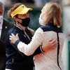 Anastasia Pavljučenkovová a Martina Navrátilová na vyhlášení finále French Open 2021