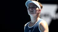 Po dvou snadných kolech se ale Krejčíkové postavila v Melbourne do cesty první velká výzva. Někdejší šampionka French Open Jelena Ostapenková. A Lotyška dávala v první polovině zápasu světové čtyřce pořádně zabrat.