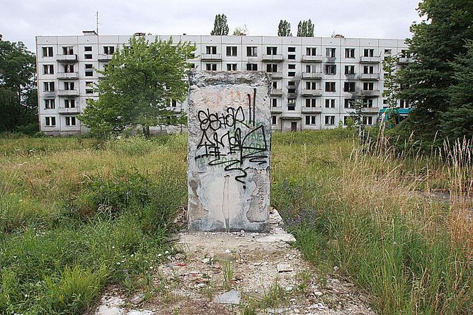 Pomník Lenina z barevného kovu zmizel hned po odchodu poslední ruské rodiny.