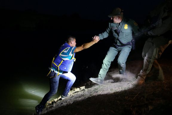 Zásah na americko-mexické hranici proti ilegálním migrantům.