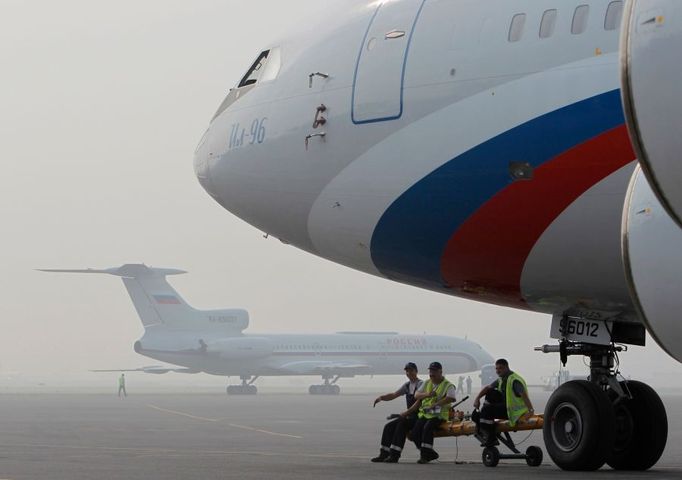 Další letiště v Moskvě - Vnukovo a Šeremeťjevo - zatím fungují.