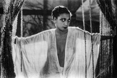 Tanec, který šokoval a uchvátil. Josephine Bakerová udělala ze striptýzu umění