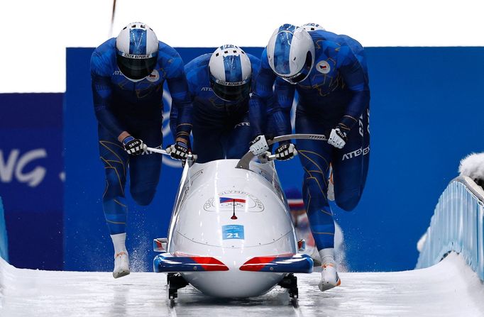 Český čtyřbob v úvodním kole olympiády.