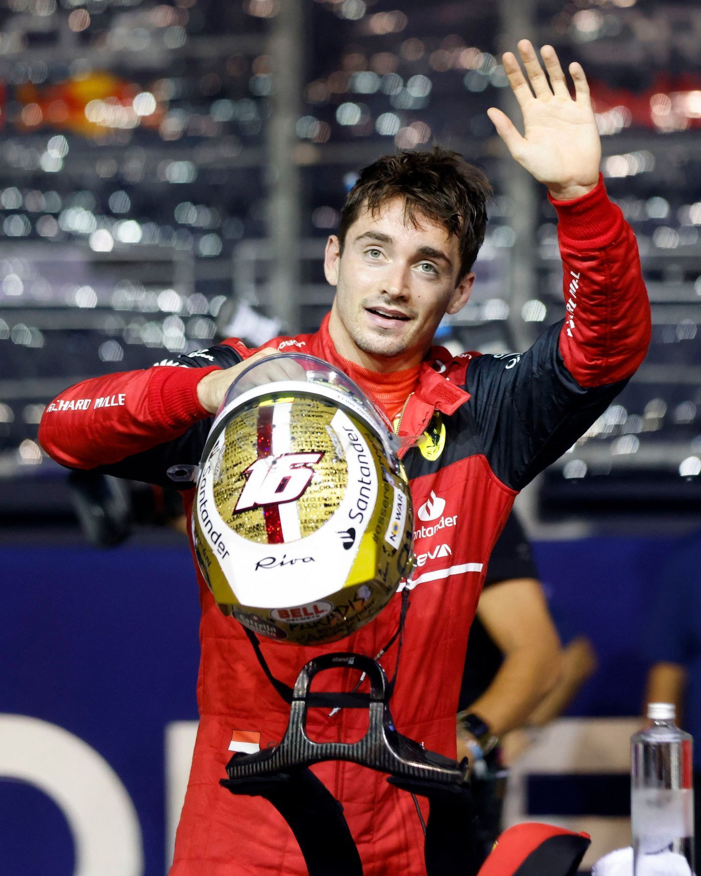 Charles Leclerc, Ferrari slaví triumf v kvalifikaci na VC Singapuru F1 2022