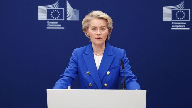 Skončí Leyenová kvůli Pfizergate? Europarlament bude hlasovat o nedůvěře její komisi