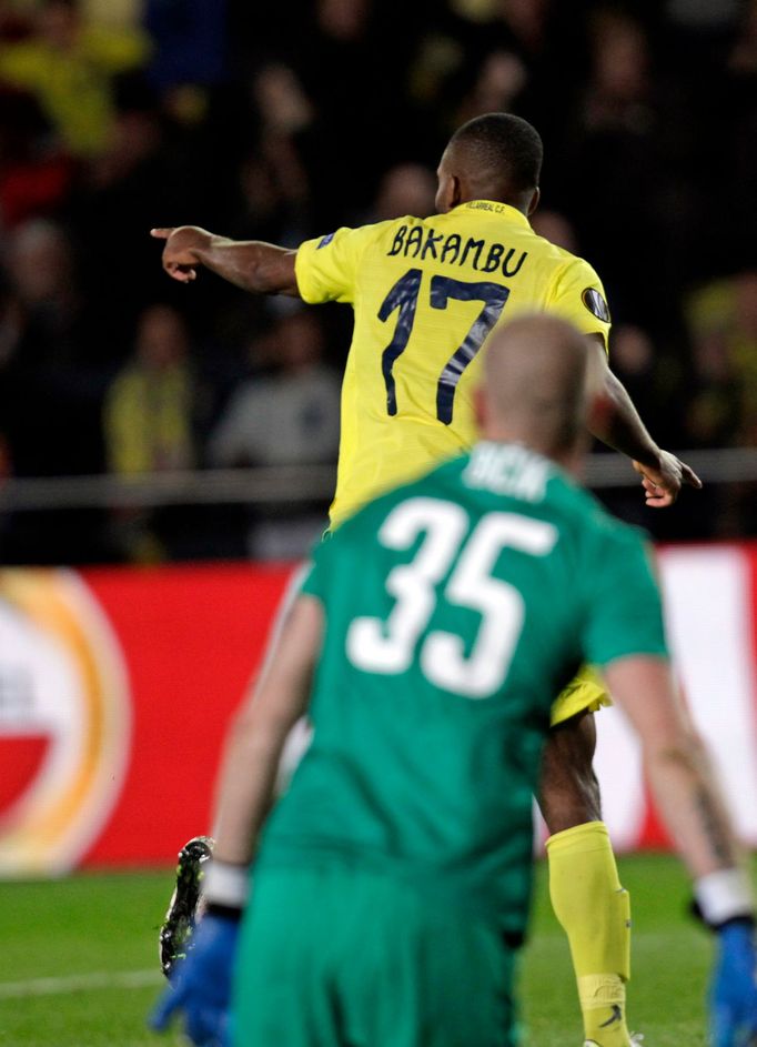 EL, Villareal-Sparta: Cedric Bakambu - David Bičík