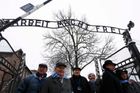 Německo obvinilo 93letého muže. Byl dobrovolníkem v Osvětimi