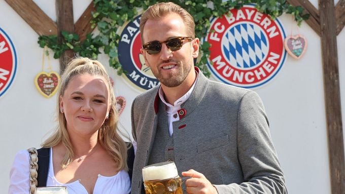 Fotbalisté Bayernu Mnichov na Oktoberfestu