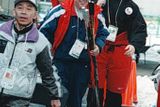 Fotoreportér Eduard Erben říká, že nejsilnější příběh zimní olympiády zažil v Turíně (dostaneme se k němu). Pro nás ostatní pamětníky může ale být vrcholem vrcholů turnaj v Naganu. Jaromír Jágr tehdy nosil dlouhé vlasy.