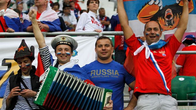 Ruští fanoušci na fotbalovém Euru.