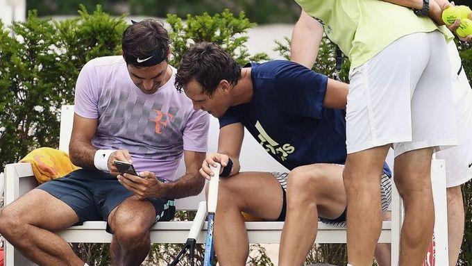 Roger Federer a Tomáš Berdych na tréninku ve Stuttgartu