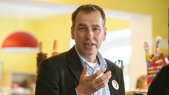 Vláda sází na příkazy a zákazy. Pomozme menším firmám, říká europoslanec Niedermayer