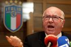 Šéf italského fotbalu týden po vypadnutí v baráži o MS rezignoval