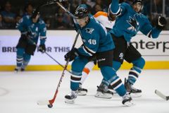 Hertl a Vrána si v NHL připsali dva body a patřili k hvězdám zápasu