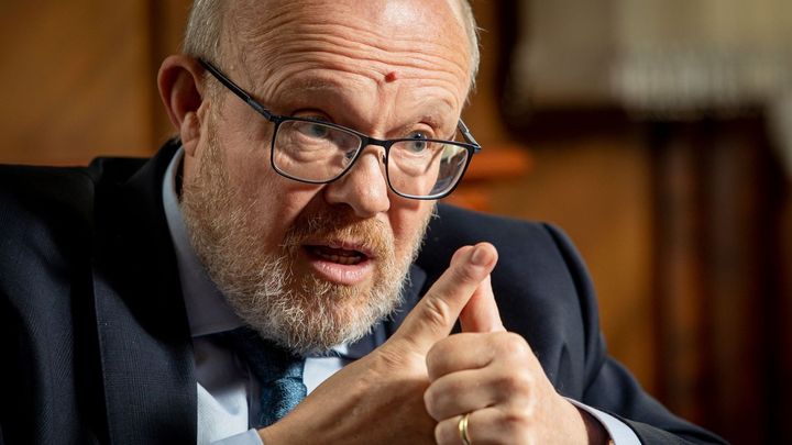 Snížíme počty přesčasů a umožníme 24hodinové směny, slibují ministři lékařům