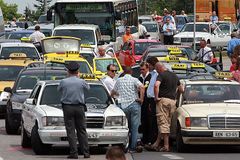 Taxikáři odmítli výzvu Krnáčové, středeční protest v Praze bude. Ulice budou blokovat pomalou jízdou